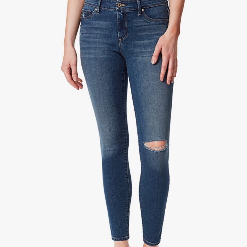 🤩Jessica Simpson 30 Short Slightly Distressed Forever Skinny Jean